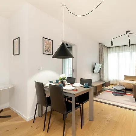 Prestizowe W Poznaniu Z Sypialnia I Parkingiem By Renters Apartment *