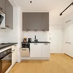 Prestizowe W Poznaniu Z Sypialnia I Parkingiem By Renters アパート