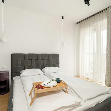 Prestizowe W Poznaniu Z Sypialnia I Parkingiem By Renters דירה